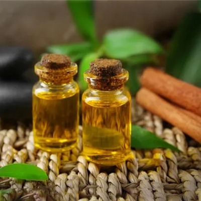  Pourquoi l'huile d'arbre à thé est le Saint Graal pour le traitement de l'acné