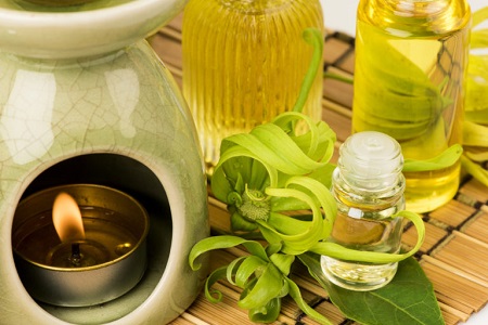 Que peut-on utiliser Ylang Ylang Essential Huile?