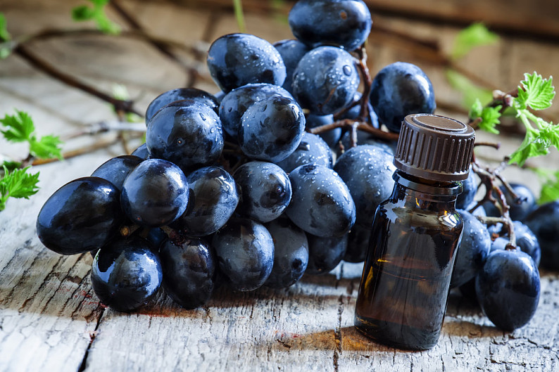 L'huile de graines de raisin et ses avantages pour la peau