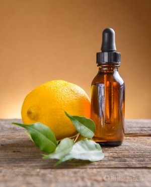 L'huile essentielle de zeste de citron est utilisée dans de nombreux domaines